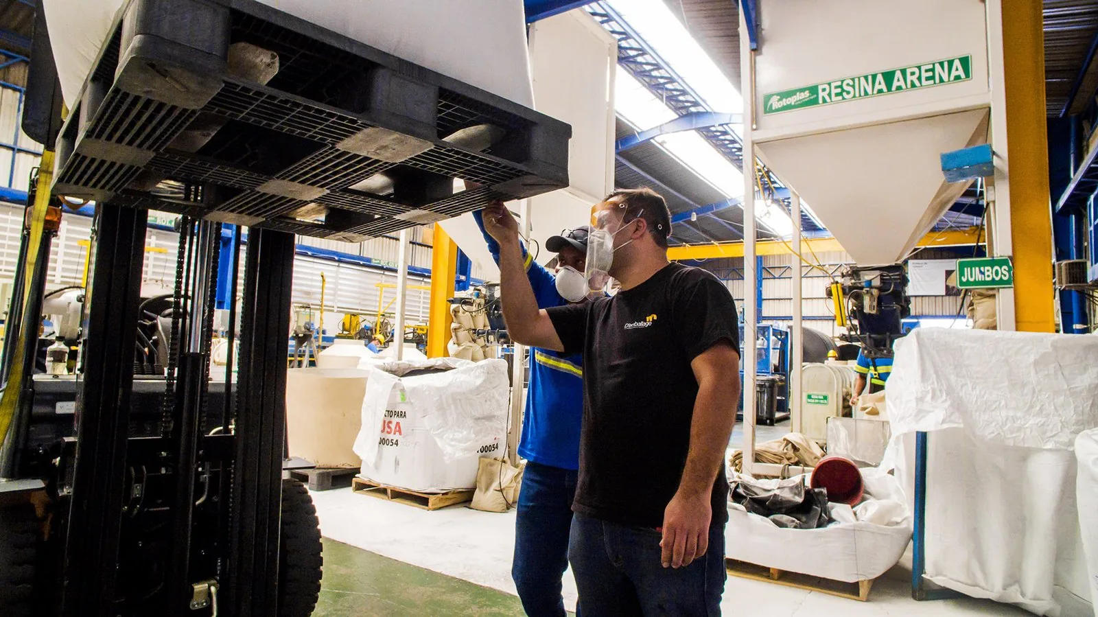 Prueba de pallets plásticos D’emballage en la planta de Rotoplas